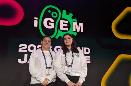 Alexia et Yasmina, deux futures ingénieures de l’ESME médaillées d’or lors de l’iGEM 2023